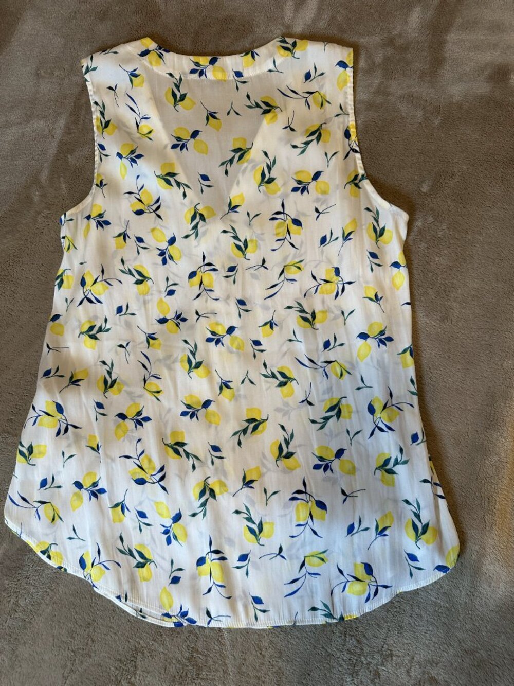 Banana Republic Extra Small Sleeveless Lightweight Lemon Design Blouse - Picture 4 of 4